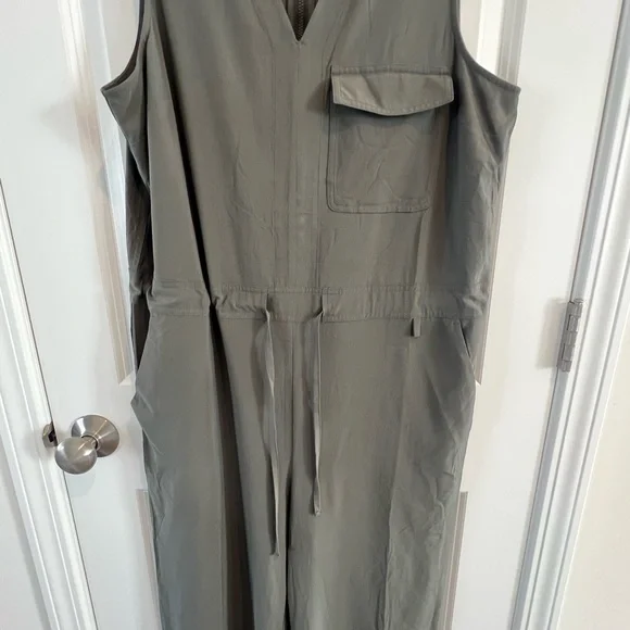 Athleta Dark Green Sleeveless Jumpsuit - Picture 4 of 5